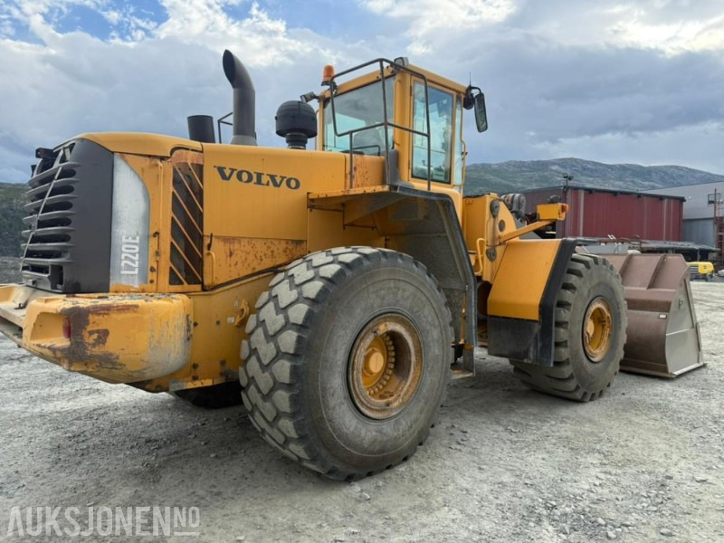 2005 Volvo L220E HJULLASTER - 15364 Timer - Колесен товарач: снимка 2 2005 Volvo L220E HJULLASTER - 15364 Timer - Колесен товарач: снимка 2