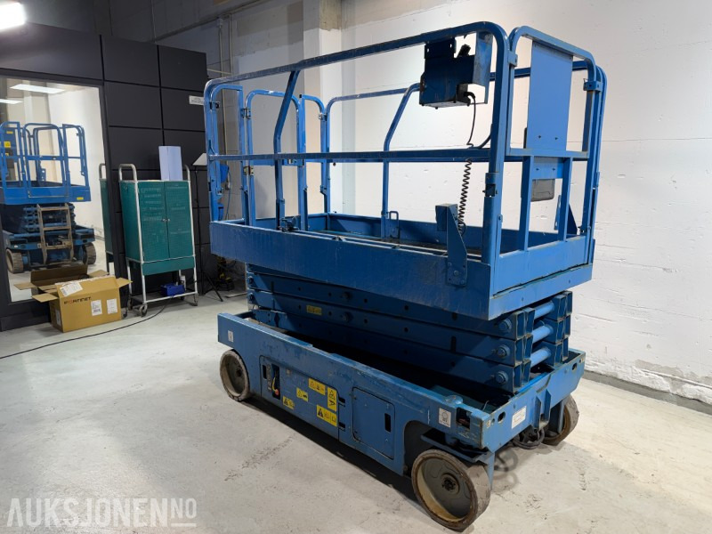 2006 Genie GS-2646 sakselift, 9,92 m - 527 timer - Работна площадка: снимка 2 2006 Genie GS-2646 sakselift, 9,92 m - 527 timer - Работна площадка: снимка 2