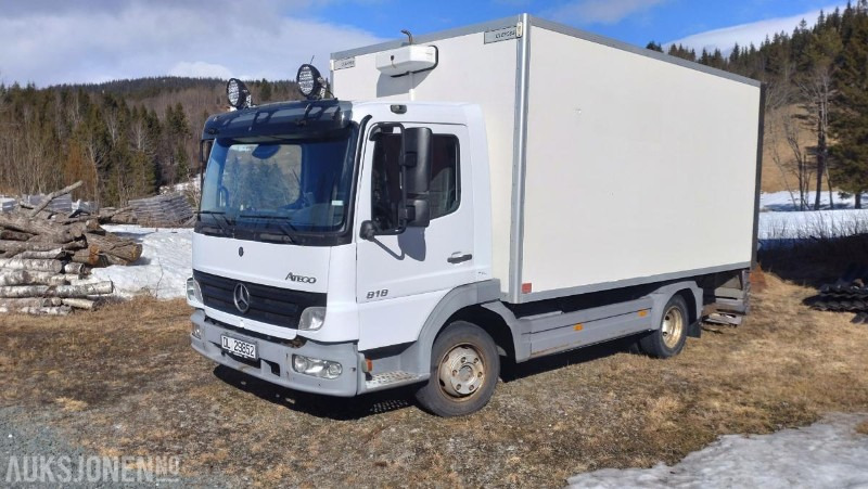 2006 Mercedes-Benz 818/33AT 7,5 skapbil ryggekamera s+v dekk kjetting - Камион фургон: снимка 1 2006 Mercedes-Benz 818/33AT 7,5 skapbil ryggekamera s+v dekk kjetting - Камион фургон: снимка 1