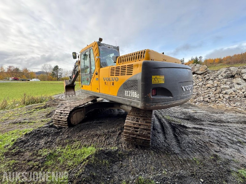 2006 Volvo EC210BLC gravemaskin med tannskuffe - Багер: снимка 3 2006 Volvo EC210BLC gravemaskin med tannskuffe - Багер: снимка 3