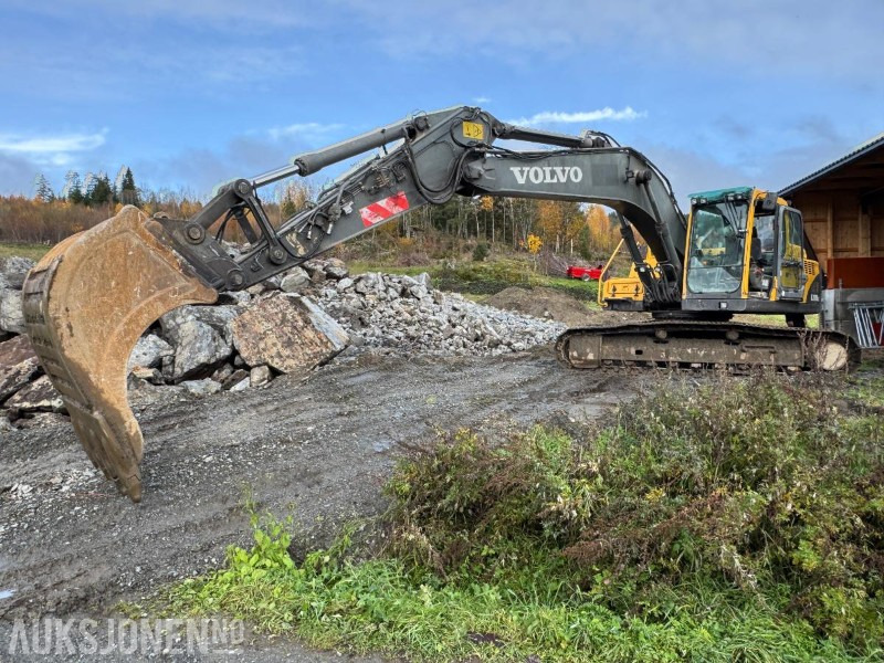 2006 Volvo EC210BLC gravemaskin med tannskuffe - Багер: снимка 1 2006 Volvo EC210BLC gravemaskin med tannskuffe - Багер: снимка 1