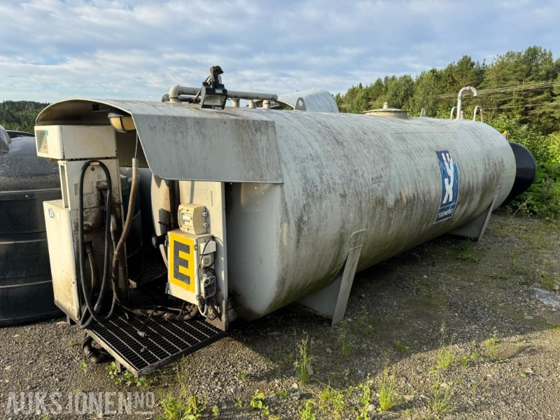 2007 Tankanlegg med pumpe og opplegg for kortleser 19900 liter - Пробивна машина: снимка 1 2007 Tankanlegg med pumpe og opplegg for kortleser 19900 liter - Пробивна машина: снимка 1