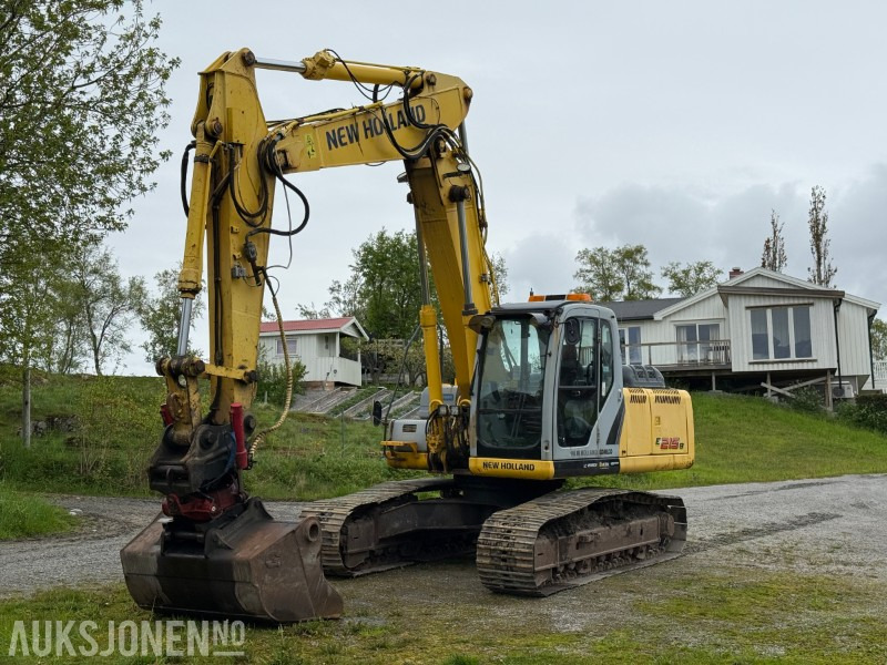 2008 Kobelco E215B Beltegraver - 2 skuffer - Rotortilt og leddet bom - Багер: снимка 1 2008 Kobelco E215B Beltegraver - 2 skuffer - Rotortilt og leddet bom - Багер: снимка 1