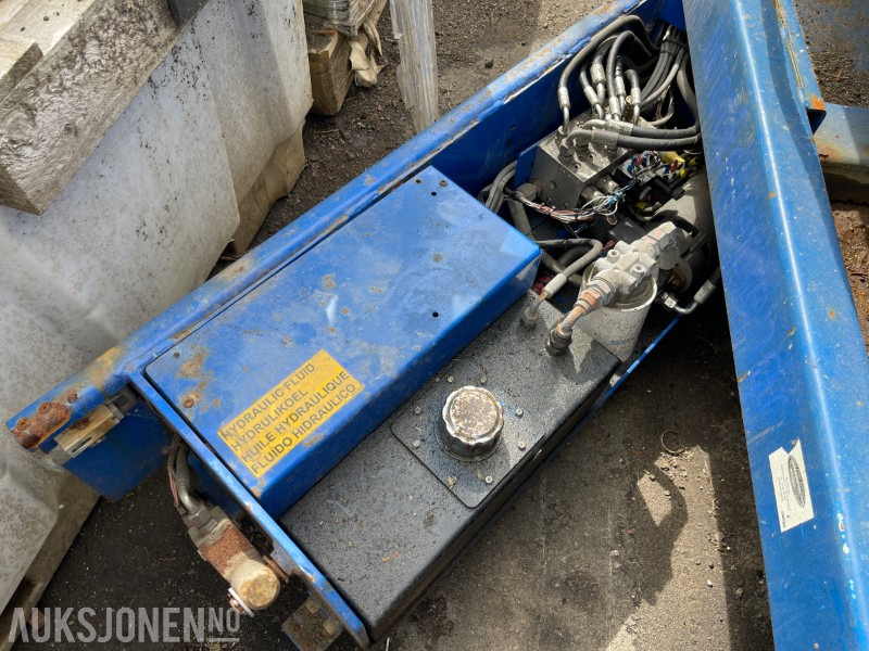 Работна площадка 2008 UpRight X26 Lift Selges som reparasjons objekt: снимка 17
