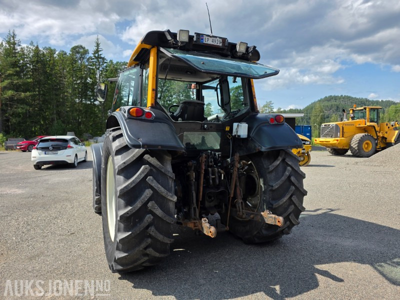 2008 Valtra N111 Traktor - 6140 Arbeidstimer - Valtra 45 Frontlaster - Трактор: снимка 5 2008 Valtra N111 Traktor - 6140 Arbeidstimer - Valtra 45 Frontlaster - Трактор: снимка 5