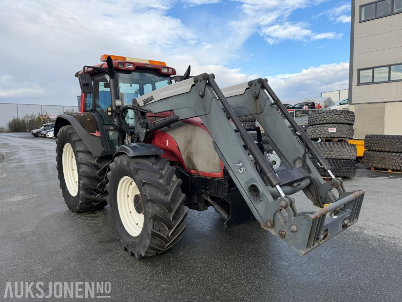 2008 Valtra T-180 Traktor med frontlaster / 1362 timer - Трактор: снимка 2 2008 Valtra T-180 Traktor med frontlaster / 1362 timer - Трактор: снимка 2