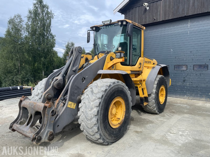 2008 Volvo L110F hjullaster med skuff - sentralsmøring - 3/4 funksjon-Skriver med vekt-kamera - ekstra lys - Колесен товарач: снимка 1 2008 Volvo L110F hjullaster med skuff - sentralsmøring - 3/4 funksjon-Skriver med vekt-kamera - ekstra lys - Колесен товарач: снимка 1