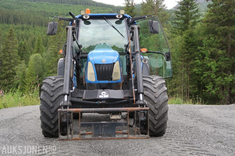 2009 New Holland T5060 Traktor / 8550 timer - Трактор: снимка 4 2009 New Holland T5060 Traktor / 8550 timer - Трактор: снимка 4
