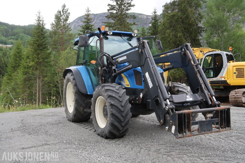 2009 New Holland T5060 Traktor / 8550 timer - Трактор: снимка 5 2009 New Holland T5060 Traktor / 8550 timer - Трактор: снимка 5
