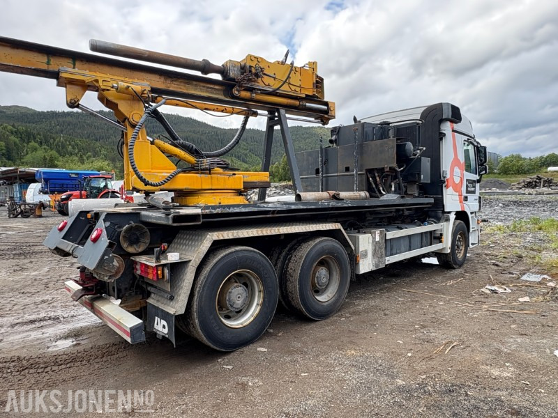 2010 Mercedes-Benz 2648/45 6X4 tandem - brøyterigget krokløft med krokplan - Мултилифт с кука камион: снимка 3 2010 Mercedes-Benz 2648/45 6X4 tandem - brøyterigget krokløft med krokplan - Мултилифт с кука камион: снимка 3