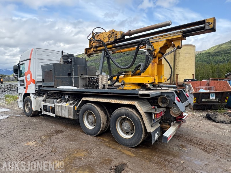 2010 Mercedes-Benz 2648/45 6X4 tandem - brøyterigget krokløft med krokplan - Мултилифт с кука камион: снимка 4 2010 Mercedes-Benz 2648/45 6X4 tandem - brøyterigget krokløft med krokplan - Мултилифт с кука камион: снимка 4
