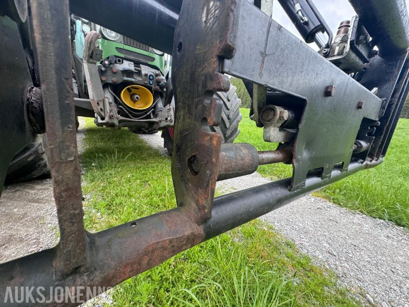 Трактор 2011 Fendt 718 Vario - Frontlaster - Front hydraulikk - PTO foran - 50 km/t: снимка 17