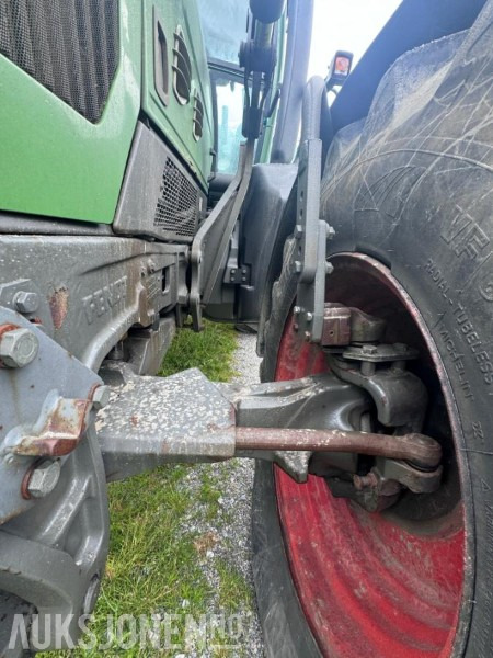 Трактор 2011 Fendt 718 Vario - Frontlaster - Front hydraulikk - PTO foran - 50 km/t: снимка 20