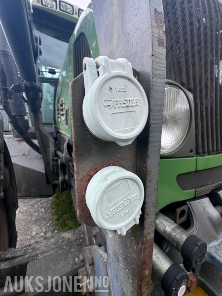 Трактор 2011 Fendt 718 Vario - Frontlaster - Front hydraulikk - PTO foran - 50 km/t: снимка 14