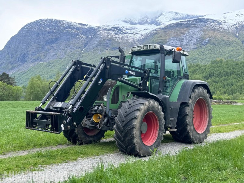 2011 Fendt 718 Vario - Frontlaster - Front hydraulikk - PTO foran - 50 km/t - Трактор: снимка 1 2011 Fendt 718 Vario - Frontlaster - Front hydraulikk - PTO foran - 50 km/t - Трактор: снимка 1