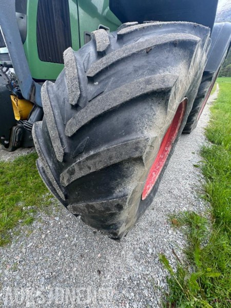 Трактор 2011 Fendt 718 Vario - Frontlaster - Front hydraulikk - PTO foran - 50 km/t: снимка 12