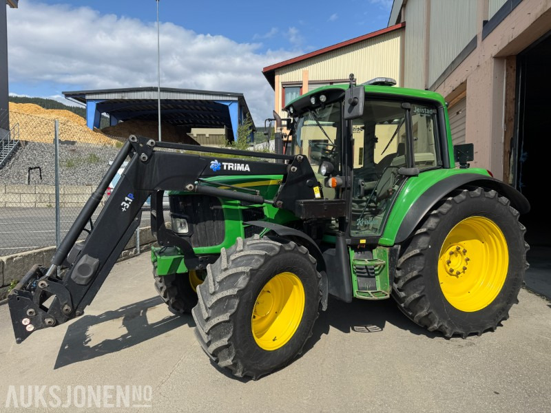 2011 John Deere 6430 Premium traktor med laster - Трактор: снимка 1 2011 John Deere 6430 Premium traktor med laster - Трактор: снимка 1
