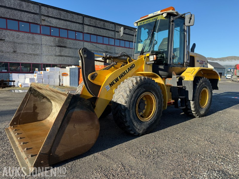 2011 New Holland W130B hjullaster – kun 3 580 timer - Колесен товарач: снимка 1 2011 New Holland W130B hjullaster – kun 3 580 timer - Колесен товарач: снимка 1