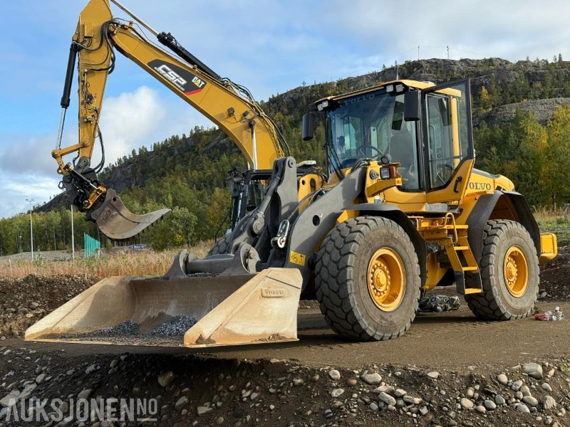 2011 Volvo L70F - Sentralsmøring - Spakestyring - 8830 timer - 13 700kg - Колесен товарач: снимка 1 2011 Volvo L70F - Sentralsmøring - Spakestyring - 8830 timer - 13 700kg - Колесен товарач: снимка 1