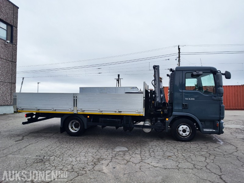 2012 MAN TGL 8.220 Planbil med Hiab XS 055 B-2 HIDUO kran - Камион с кран: снимка 5 2012 MAN TGL 8.220 Planbil med Hiab XS 055 B-2 HIDUO kran - Камион с кран: снимка 5