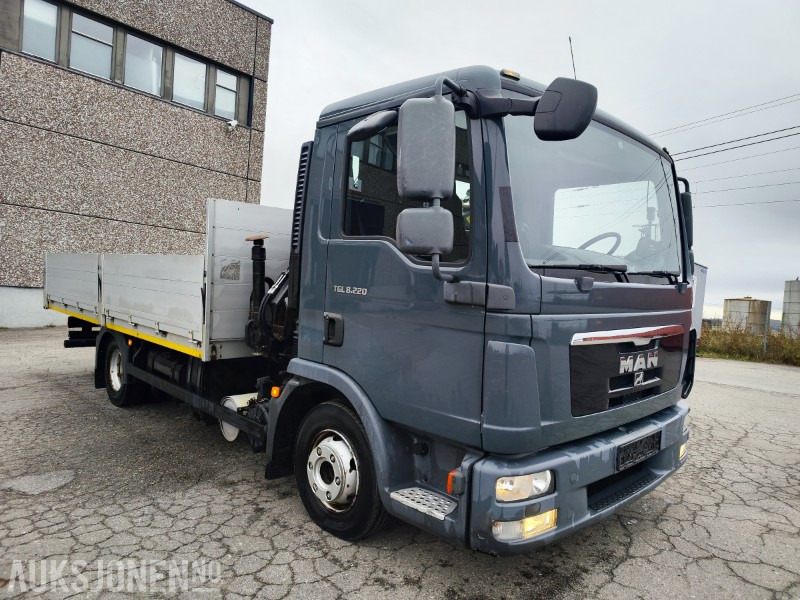 2012 MAN TGL 8.220 Planbil med Hiab XS 055 B-2 HIDUO kran - Камион с кран: снимка 4 2012 MAN TGL 8.220 Planbil med Hiab XS 055 B-2 HIDUO kran - Камион с кран: снимка 4