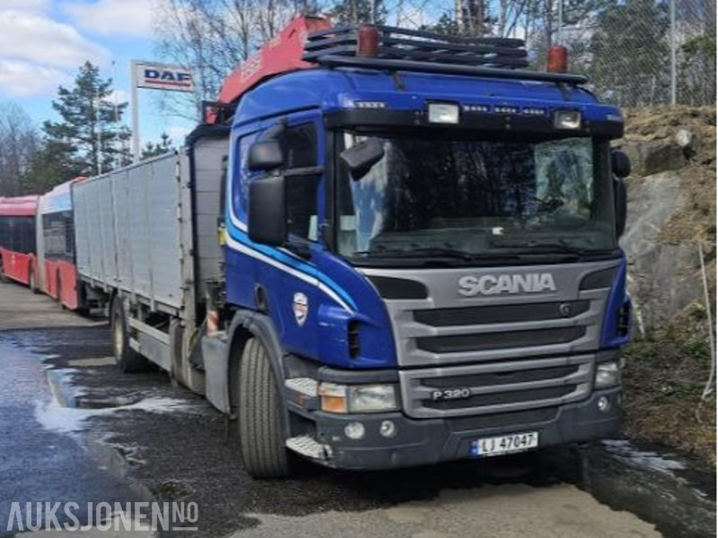 2012 Scania P-serie P320 kranbil med bakløft - Камион с кран: снимка 1 2012 Scania P-serie P320 kranbil med bakløft - Камион с кран: снимка 1