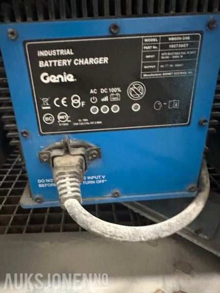 2013 Genie GS4047 14 meter elektrisk sakselift, årskontrollert, 393 timer - Работна площадка: снимка 5 2013 Genie GS4047 14 meter elektrisk sakselift, årskontrollert, 393 timer - Работна площадка: снимка 5