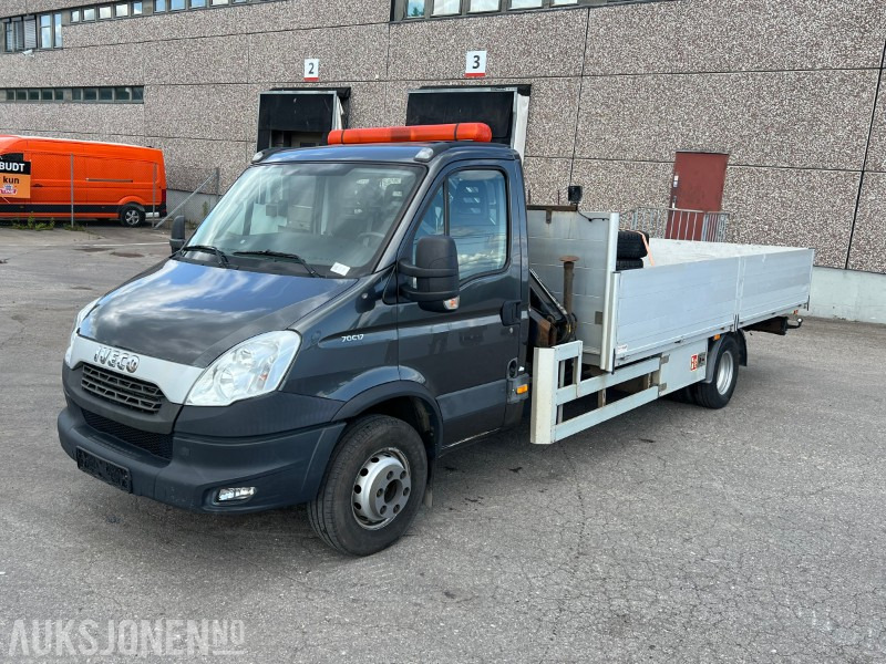 2013 Iveco Daily med plan og Hiab 044D-3HIDOU kran - Камион с кран: снимка 1 2013 Iveco Daily med plan og Hiab 044D-3HIDOU kran - Камион с кран: снимка 1