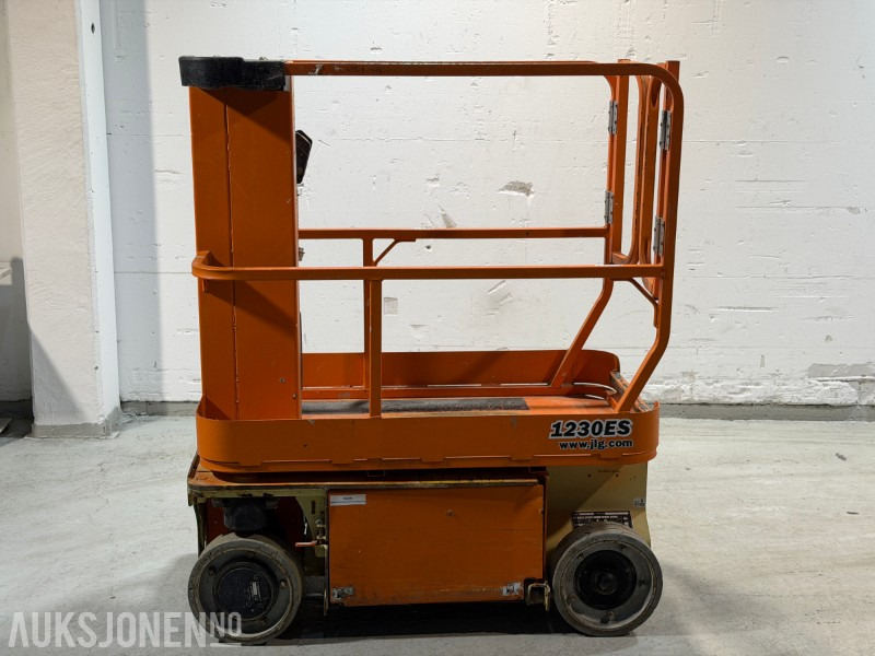 2013 JLG 1230ES Elektrisk mastelift med 5,6 m arbeidshøyde - Работна площадка: снимка 2 2013 JLG 1230ES Elektrisk mastelift med 5,6 m arbeidshøyde - Работна площадка: снимка 2