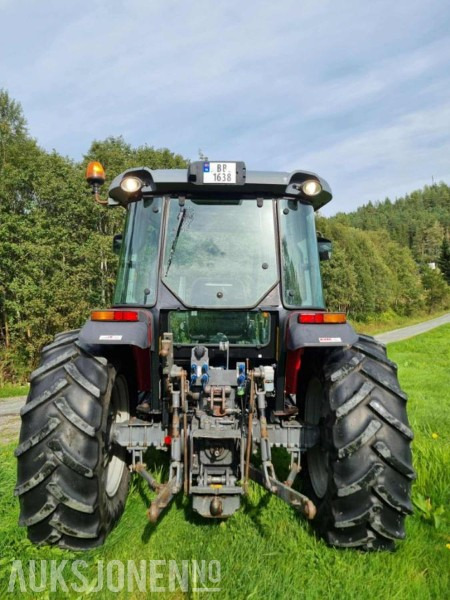 2013 Massey Ferguson 3625 / 4x4 / Nylig utført service / Lavt timetall / Leveringsklar - Трактор: снимка 4 2013 Massey Ferguson 3625 / 4x4 / Nylig utført service / Lavt timetall / Leveringsklar - Трактор: снимка 4
