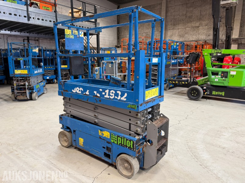 2014 Genie 1932 - Работна площадка: снимка 2 2014 Genie 1932 - Работна площадка: снимка 2