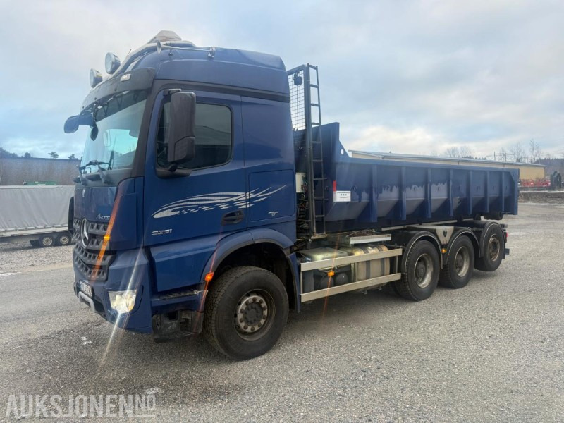 2014 Mercedes-Benz Arocs KROKBIL M/DUMPERKASSE EURO 6 SERVICEHISTORIKK NYLIG EU-GODKJENT 510HK - Мултилифт с кука камион: снимка 1 2014 Mercedes-Benz Arocs KROKBIL M/DUMPERKASSE EURO 6 SERVICEHISTORIKK NYLIG EU-GODKJENT 510HK - Мултилифт с кука камион: снимка 1