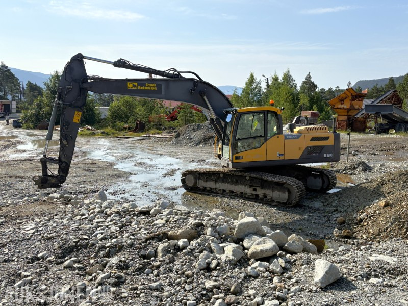 2014 Volvo EC 220DL - 10 656 timer - sertifisert - Багер: снимка 1 2014 Volvo EC 220DL - 10 656 timer - sertifisert - Багер: снимка 1