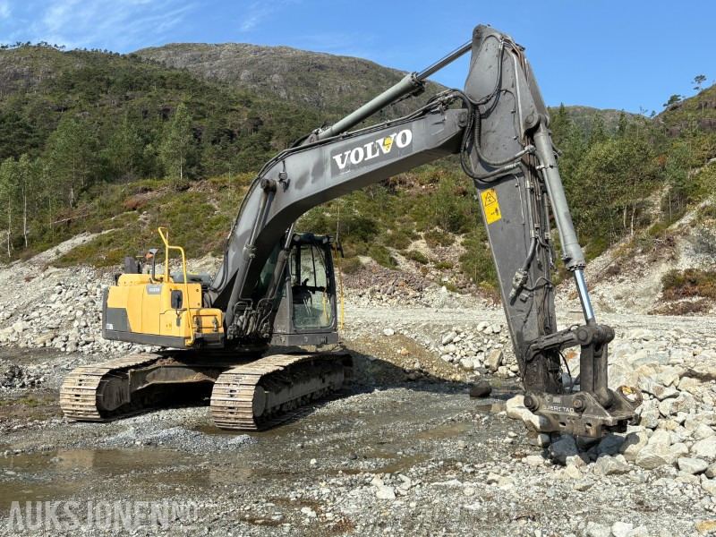2014 Volvo EC 220DL - 10 656 timer - sertifisert - Багер: снимка 2 2014 Volvo EC 220DL - 10 656 timer - sertifisert - Багер: снимка 2