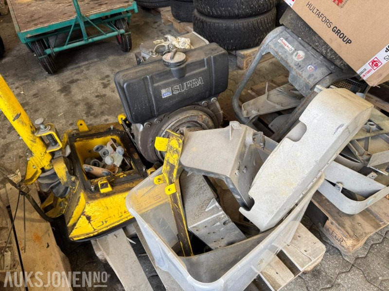 Валяк 2014 Wacker Neuson vibroplater deler og repobjekt: снимка 12 Валяк 2014 Wacker Neuson vibroplater deler og repobjekt: снимка 12