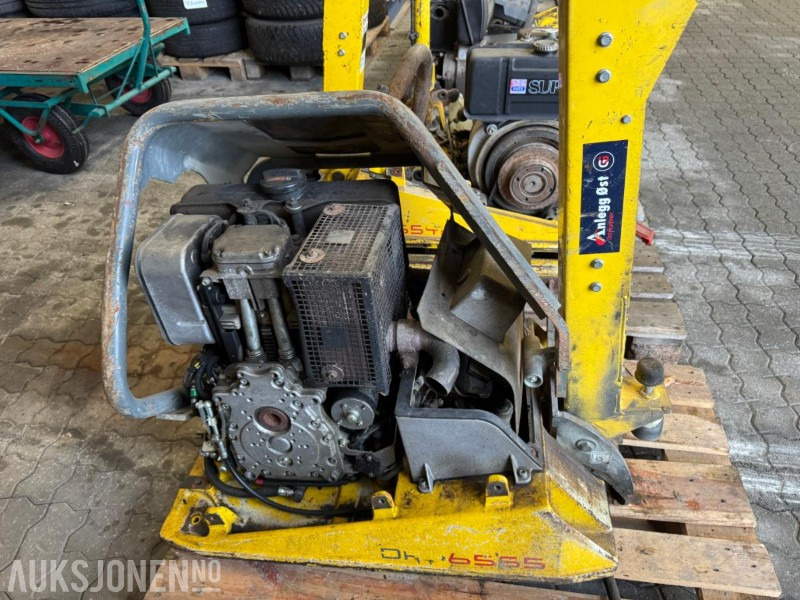 Валяк 2014 Wacker Neuson vibroplater deler og repobjekt: снимка 15 Валяк 2014 Wacker Neuson vibroplater deler og repobjekt: снимка 15