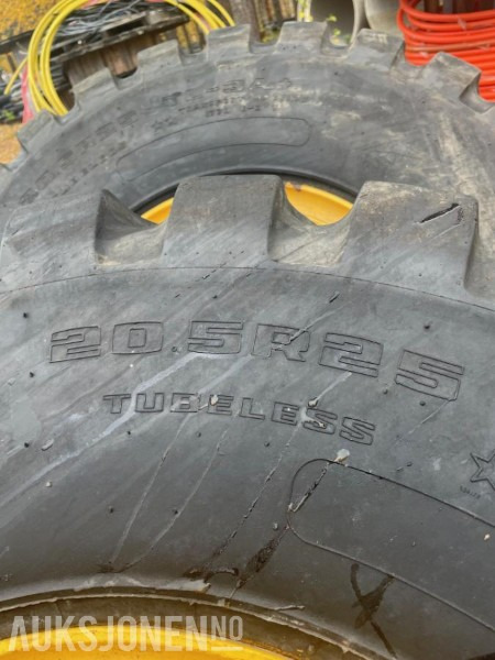 2015 4 Stk 20,5/25 GoodYear hjullasterdekk - Колесен товарач: снимка 2 2015 4 Stk 20,5/25 GoodYear hjullasterdekk - Колесен товарач: снимка 2