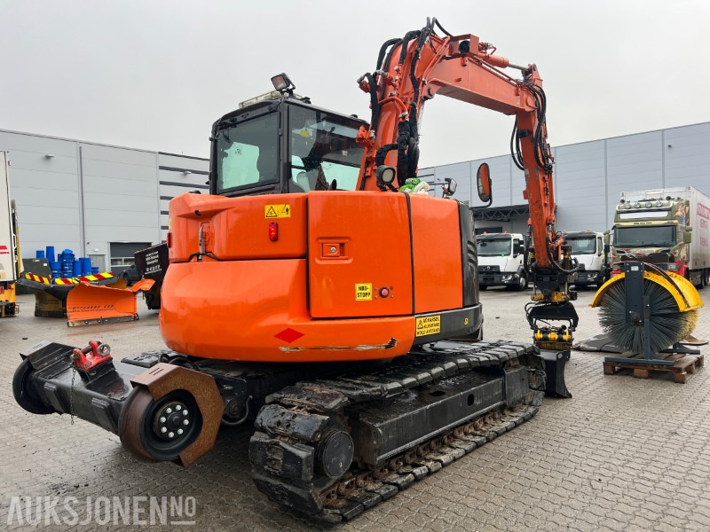 2015 Hitachi ZX-85-US-5 - Rail maskin med mye utstyr! - Багер: снимка 5 2015 Hitachi ZX-85-US-5 - Rail maskin med mye utstyr! - Багер: снимка 5