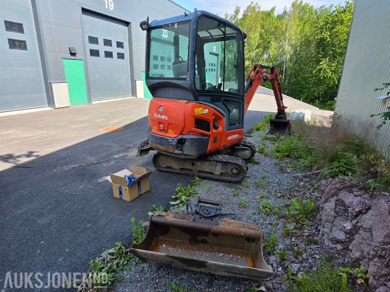 2015 Kubota KX019-4 Minigraver med grave og pusseskuff - Мини багер: снимка 5 2015 Kubota KX019-4 Minigraver med grave og pusseskuff - Мини багер: снимка 5