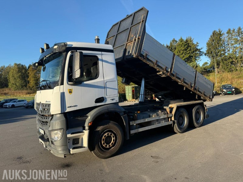 2015 Mercedes-Benz AROCS 6X4 TIPPBIL SERVICEHISTORIKK TANDEM 2 SETT DEKK. - Самосвал камион: снимка 3 2015 Mercedes-Benz AROCS 6X4 TIPPBIL SERVICEHISTORIKK TANDEM 2 SETT DEKK. - Самосвал камион: снимка 3