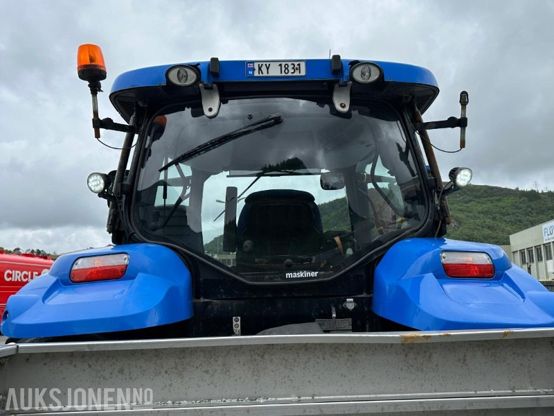 2015 New Holland T6.140 m/snøplog og strøkasse, 1789 timer - Трактор: снимка 5 2015 New Holland T6.140 m/snøplog og strøkasse, 1789 timer - Трактор: снимка 5