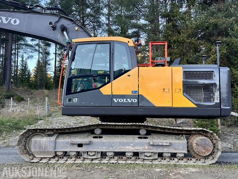 2015 Volvo EC220EL - Багер: снимка 4 2015 Volvo EC220EL - Багер: снимка 4