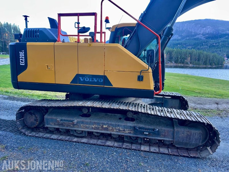 2015 Volvo EC220EL - Багер: снимка 5 2015 Volvo EC220EL - Багер: снимка 5
