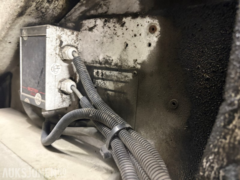 2015 Volvo FMX 420 EURO 6T komprimatorbil med 2 kammer og sidelaster - Боклукчийска кола: снимка 5 2015 Volvo FMX 420 EURO 6T komprimatorbil med 2 kammer og sidelaster - Боклукчийска кола: снимка 5