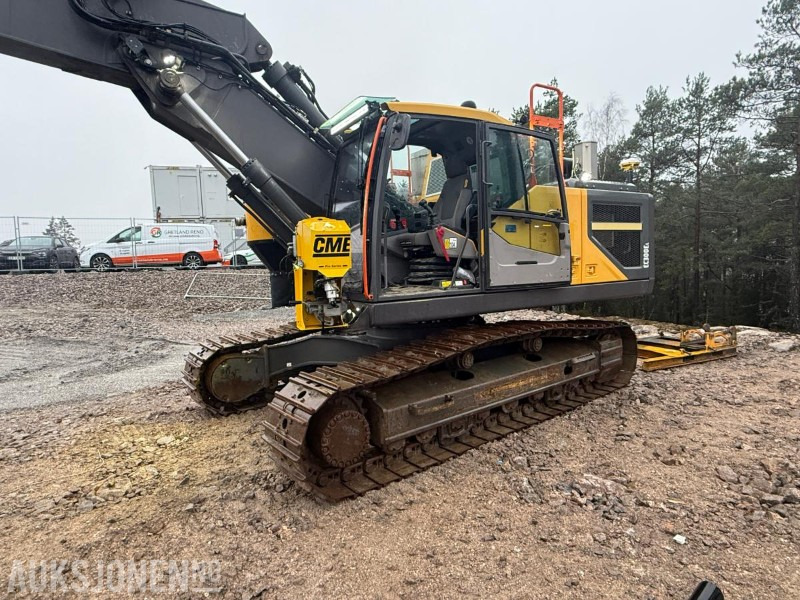 Верижен багер 2016 VOLVO EC300EL BELTEGRAVER M/BORTÅRN - SERVICEHISTORIKK - ENGCON TILTROTATOR - MASKINSTYRING - SENTRALSMØRING.: снимка 12 Верижен багер 2016 VOLVO EC300EL BELTEGRAVER M/BORTÅRN - SERVICEHISTORIKK - ENGCON TILTROTATOR - MASKINSTYRING - SENTRALSMØRING.: снимка 12