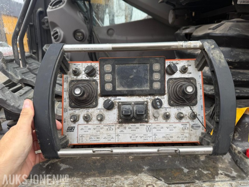 Верижен багер 2016 VOLVO EC300EL BELTEGRAVER M/BORTÅRN - SERVICEHISTORIKK - ENGCON TILTROTATOR - MASKINSTYRING - SENTRALSMØRING.: снимка 20 Верижен багер 2016 VOLVO EC300EL BELTEGRAVER M/BORTÅRN - SERVICEHISTORIKK - ENGCON TILTROTATOR - MASKINSTYRING - SENTRALSMØRING.: снимка 20