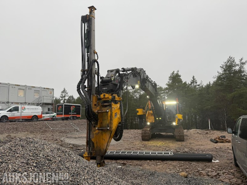 Верижен багер 2016 VOLVO EC300EL BELTEGRAVER M/BORTÅRN - SERVICEHISTORIKK - ENGCON TILTROTATOR - MASKINSTYRING - SENTRALSMØRING.: снимка 10 Верижен багер 2016 VOLVO EC300EL BELTEGRAVER M/BORTÅRN - SERVICEHISTORIKK - ENGCON TILTROTATOR - MASKINSTYRING - SENTRALSMØRING.: снимка 10
