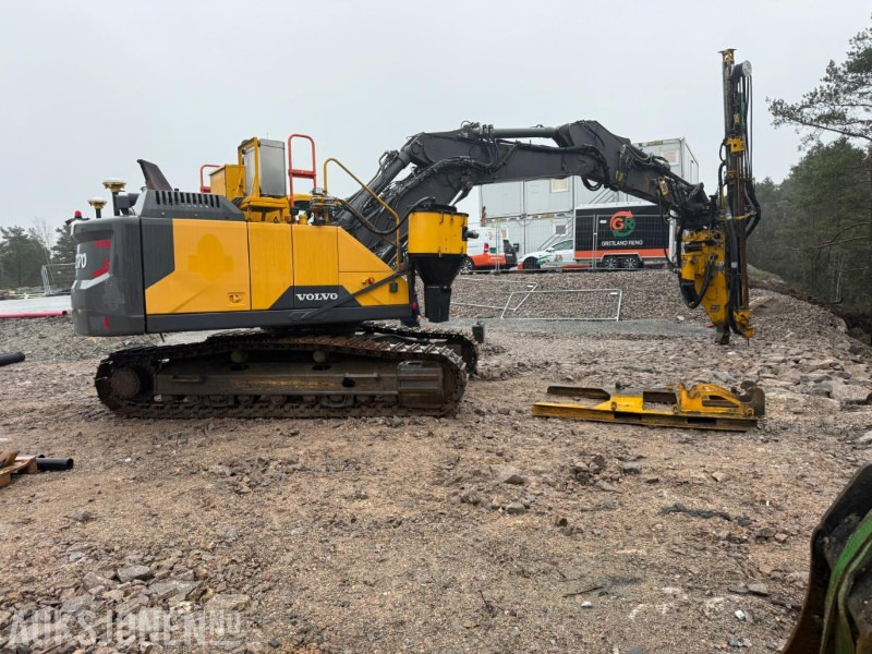 Верижен багер 2016 VOLVO EC300EL BELTEGRAVER M/BORTÅRN - SERVICEHISTORIKK - ENGCON TILTROTATOR - MASKINSTYRING - SENTRALSMØRING.: снимка 8 Верижен багер 2016 VOLVO EC300EL BELTEGRAVER M/BORTÅRN - SERVICEHISTORIKK - ENGCON TILTROTATOR - MASKINSTYRING - SENTRALSMØRING.: снимка 8