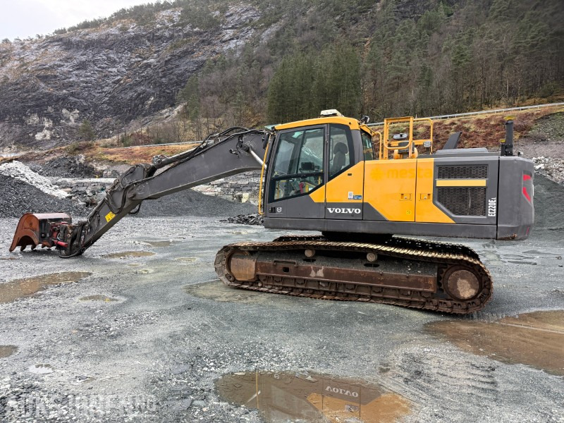 2016 Volvo EC220EL gravemaskin - sentralsmøring - Gjerstad hurtigfeste - Rototilt tiltrotator - Leica GPS - Багер: снимка 2 2016 Volvo EC220EL gravemaskin - sentralsmøring - Gjerstad hurtigfeste - Rototilt tiltrotator - Leica GPS - Багер: снимка 2