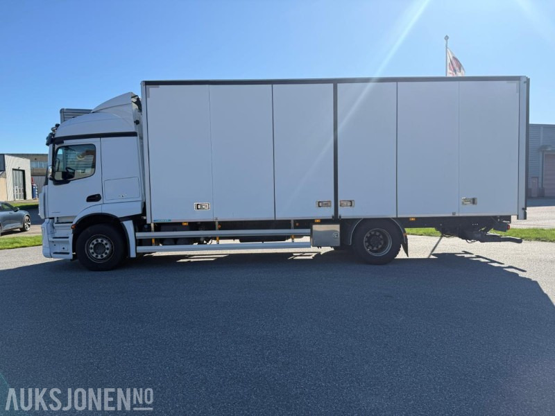 2018 Mercedes-Benz Actros SKAPBIL - SERVICEHISTORIKK 19 PALLER NY EU. - Камион фургон: снимка 3 2018 Mercedes-Benz Actros SKAPBIL - SERVICEHISTORIKK 19 PALLER NY EU. - Камион фургон: снимка 3